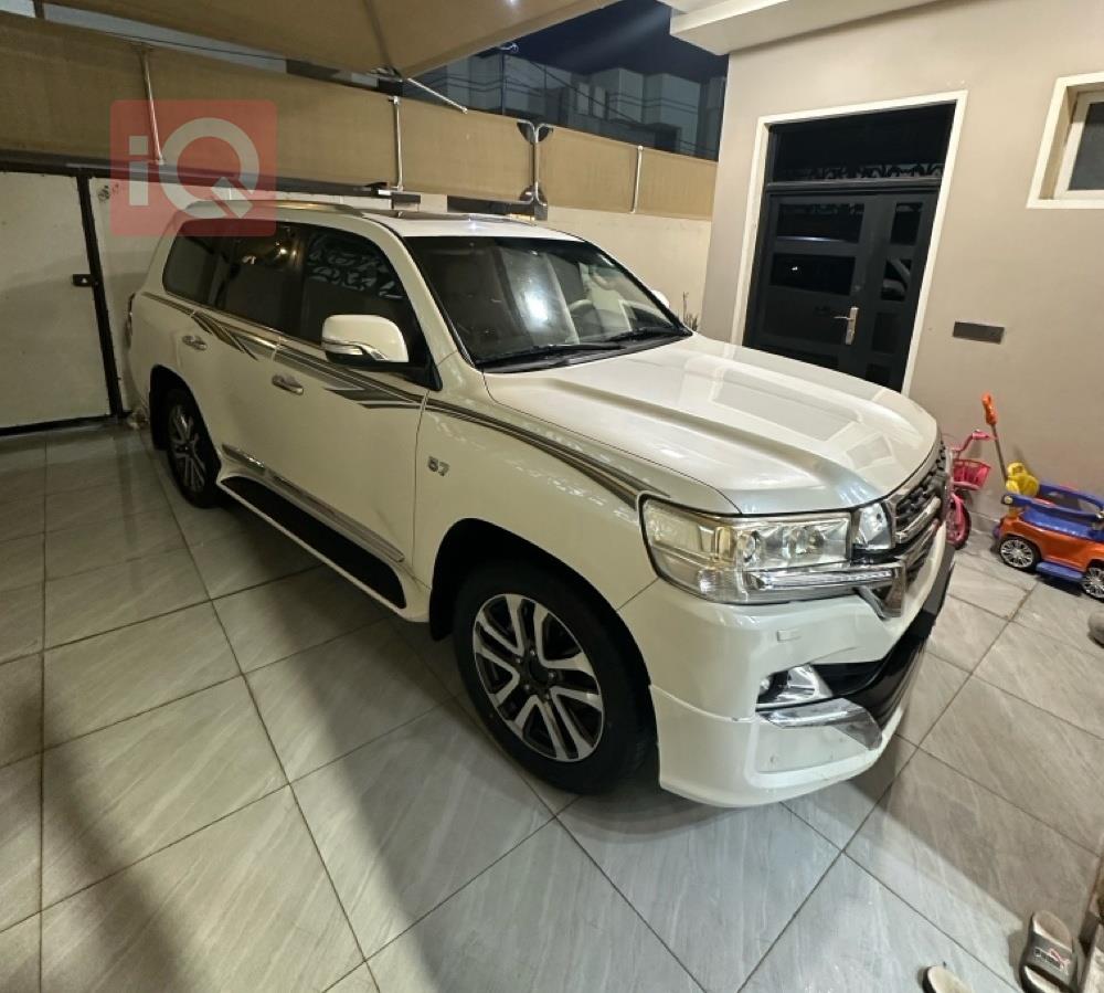 تويوتا لاندكروزر